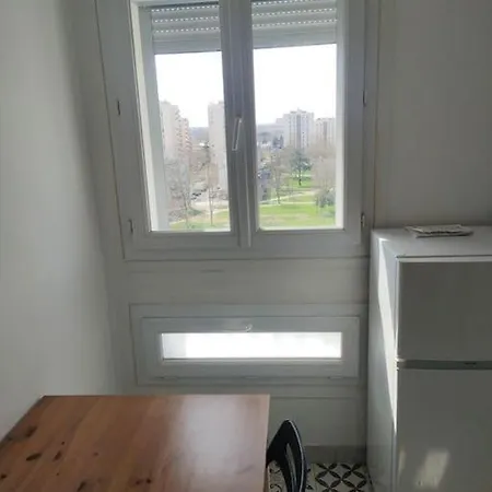Апартаменты Charmant Studio De 45m Mermoz